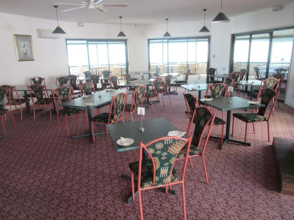 Abel Tasman Airport Motor Inn Лонсестон Экстерьер фото