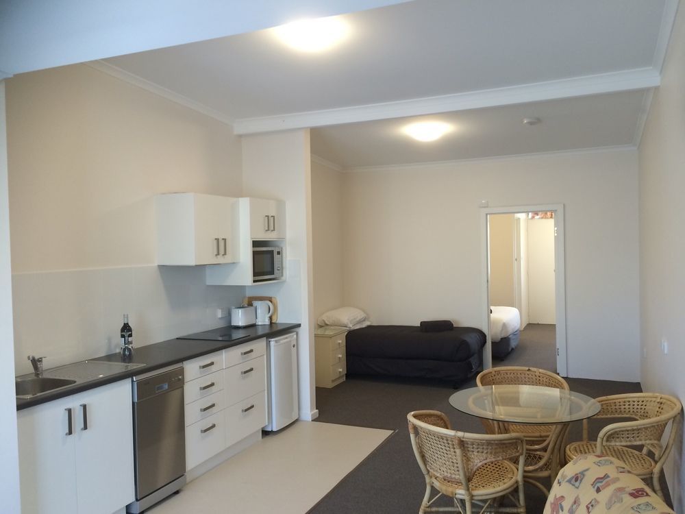 Abel Tasman Airport Motor Inn Лонсестон Экстерьер фото
