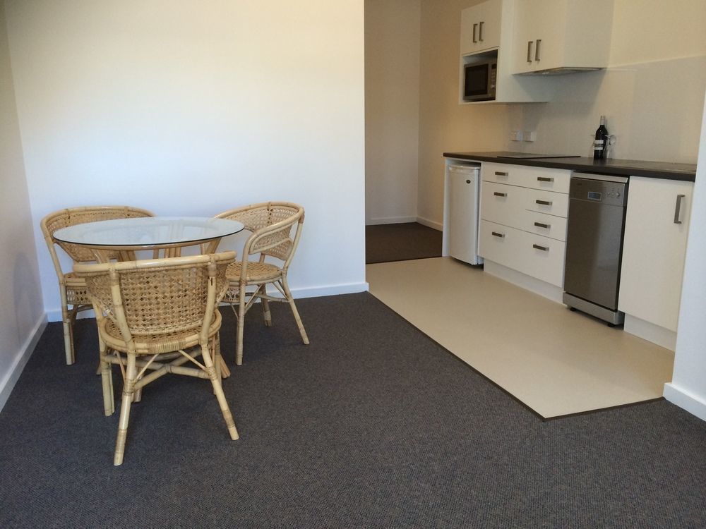 Abel Tasman Airport Motor Inn Лонсестон Экстерьер фото