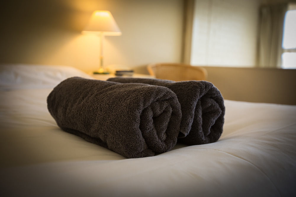 Abel Tasman Airport Motor Inn Лонсестон Экстерьер фото
