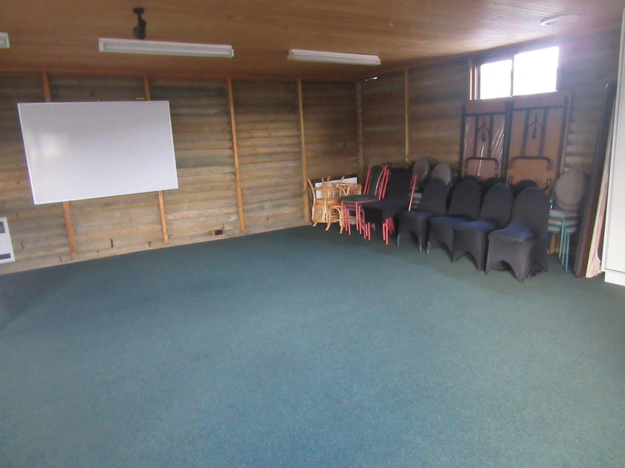 Abel Tasman Airport Motor Inn Лонсестон Экстерьер фото